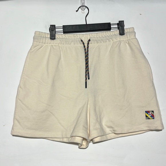 NEW Peloton Beige Sweat Shorts Size Large - Picture 3 of 10